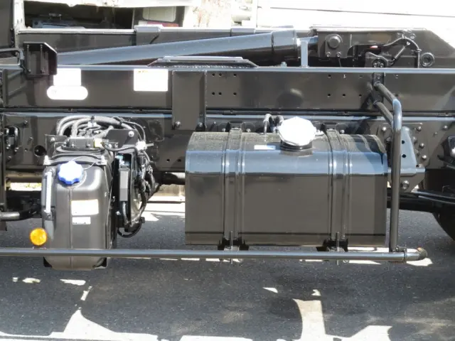 燃料タンクは100Lです。|日野 レンジャー 2PG-FD2ABA(2WD)の写真11