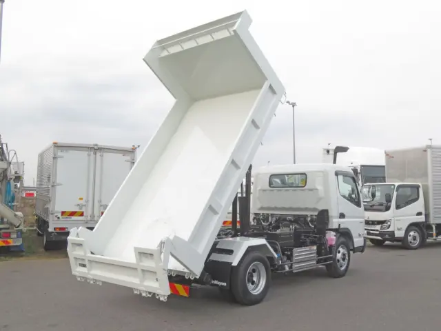 三菱 キャンター 2PG-FEBM0(2WD)の写真5