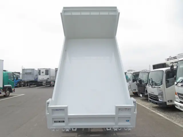 三菱 キャンター 2PG-FEBM0(2WD)の写真9