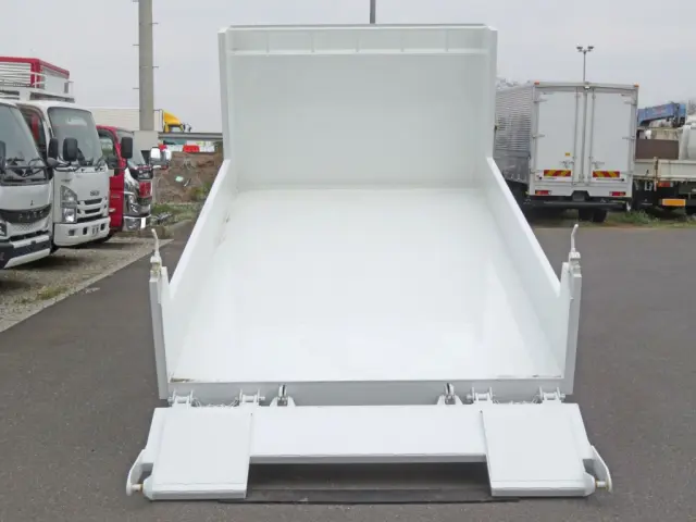 三菱 キャンター 2PG-FEBM0(2WD)の写真14