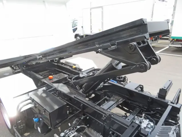 三菱 キャンター 2PG-FEBM0(2WD)の写真18