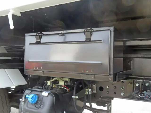 工具箱付きです。|三菱 キャンター 2PG-FEBM0(2WD)の写真24