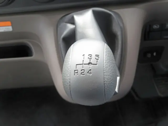 三菱 キャンター 2PG-FEBM0(2WD)の写真30