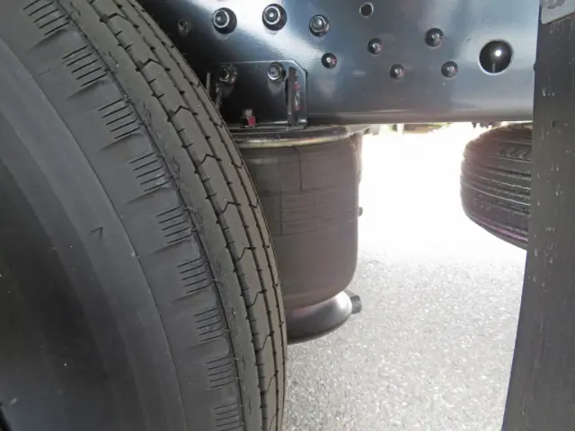 エアサスです。|三菱 ファイター 2KG-FK65F(2WD)の写真5