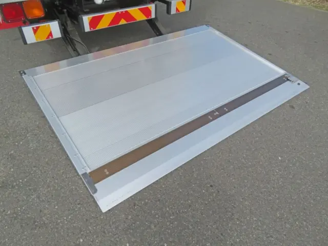 三菱 ファイター 2KG-FK65F(2WD)の写真10