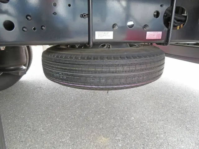 スペアタイヤ付きです。|三菱 ファイター 2KG-FK65F(2WD)の写真15