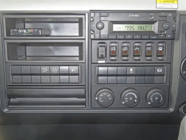 パネル周りの状態です。|三菱 ファイター 2KG-FK65F(2WD)の写真20