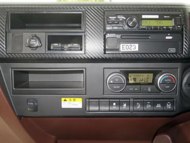 パネル周りの状態です。|日野 レンジャー 2PG-FJ2ACA(2WD)の写真18