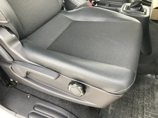 シート座面の状態です。|三菱 ファイター 2KG-FK62FZ(2WD)の写真12