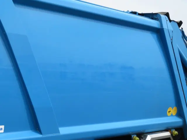 荷箱側面に看板日焼け跡があります。|日野 レンジャー TKG-GC7JGAAの写真38