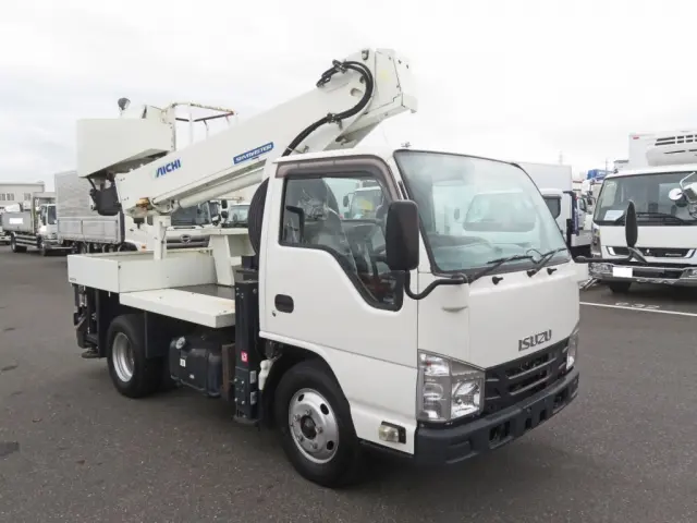 いすゞ エルフ TPG-NKR85AN(2WD)の写真2
