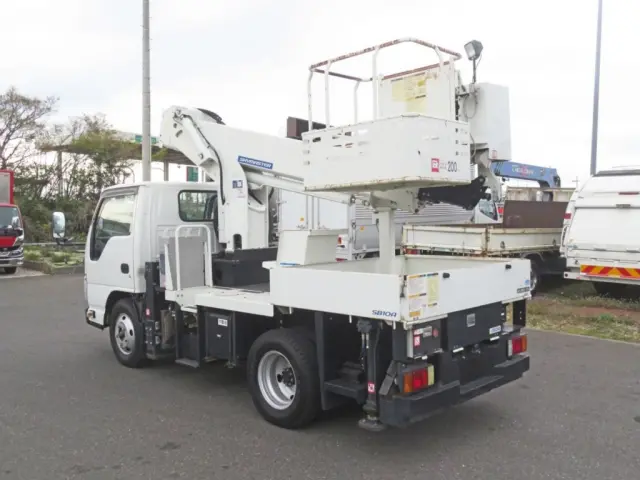 いすゞ エルフ TPG-NKR85AN(2WD)の写真3