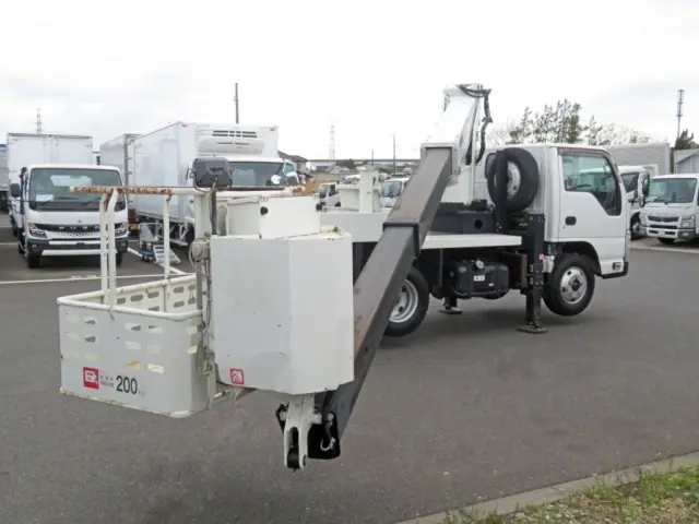 いすゞ エルフ TPG-NKR85AN(2WD)の写真4