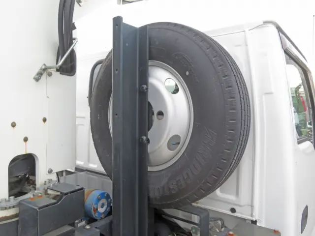 いすゞ エルフ TPG-NKR85AN(2WD)の写真16