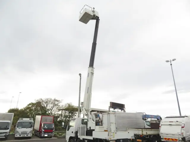 いすゞ エルフ TPG-NKR85AN(2WD)の写真19