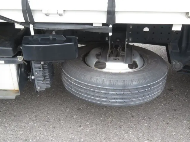 三菱 キャンター 2RG-FBA20(2WD)の写真13