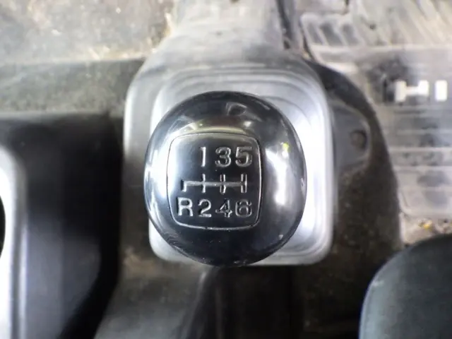 MT６速です。|日野 レンジャー LKG-FE7JGAA(2WD)の写真20