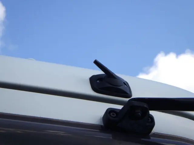 アンテナが欠損しています。|日野 レンジャー LKG-FE7JGAA(2WD)の写真26