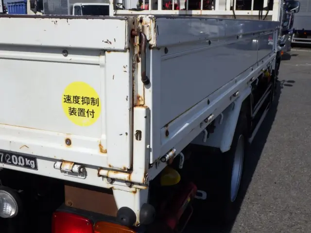 リヤ周りにキズ・サビがあります。|日野 レンジャー LKG-FE7JGAA(2WD)の写真43