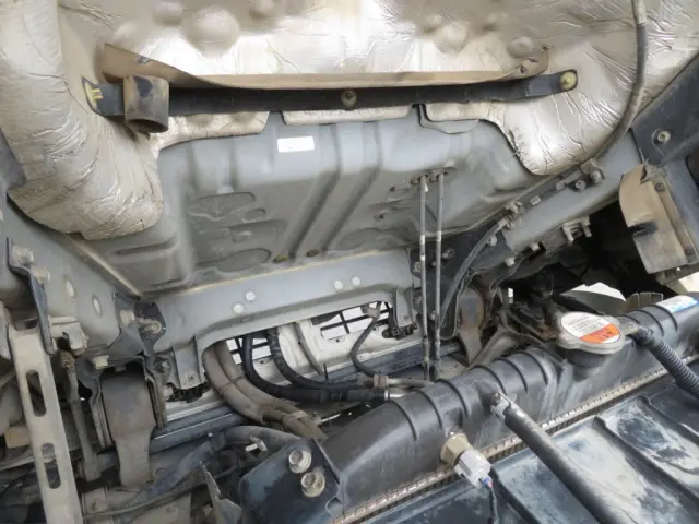 キャブ下面の状態です。|日野 レンジャー SKG-FD9JEAA(2WD)の写真38
