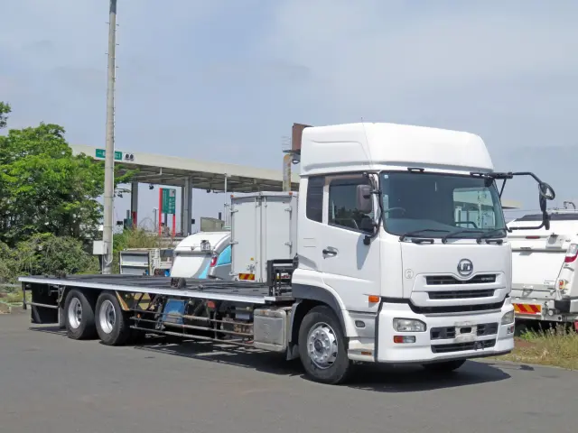 UD クオン QKG-CD5ZAの写真2