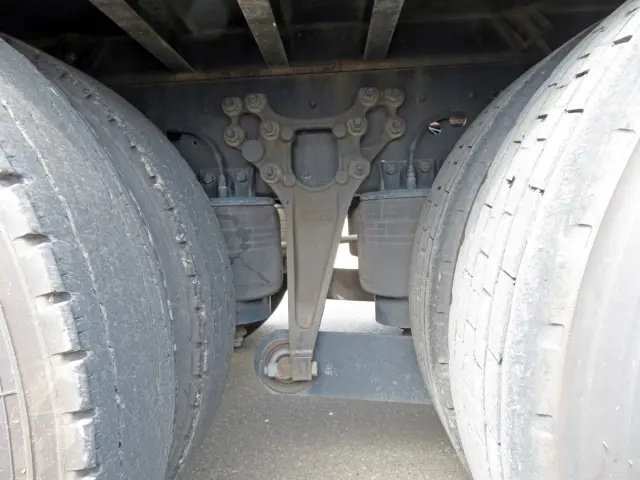 UD クオン QKG-CD5ZAの写真5