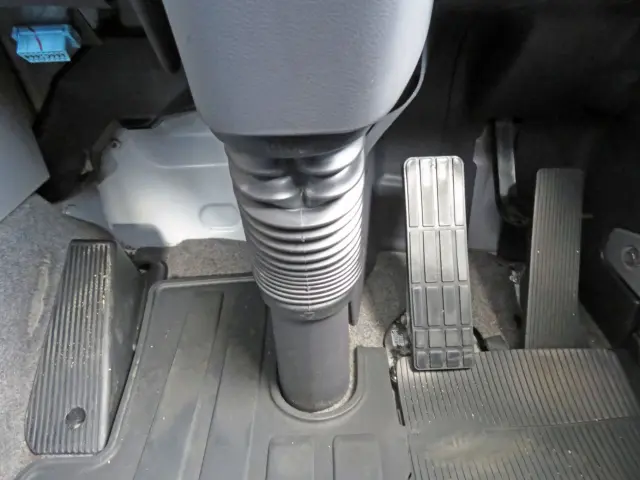 UD クオン QKG-CD5ZAの写真24