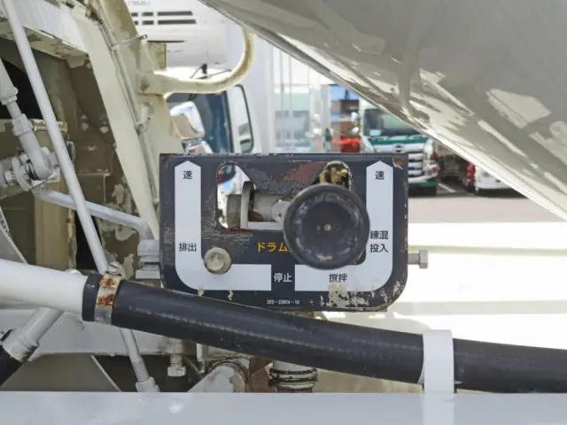 いすゞ ギガ 2KG-CXZ77CTの写真13