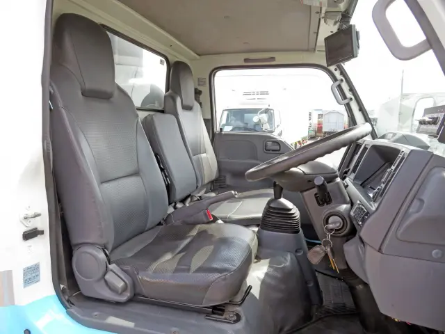 いすゞ エルフ 2PG-NKR88YN(2WD)の写真6