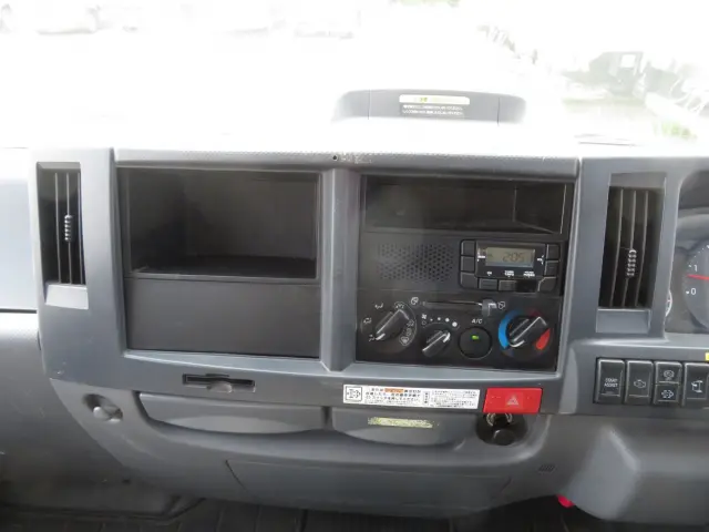いすゞ エルフ 2PG-NKR88YN(2WD)の写真25