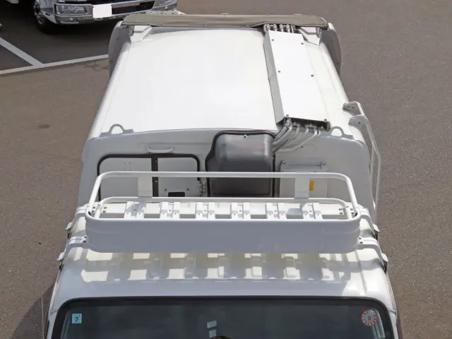 いすゞ エルフ 2PG-NKR88YN(2WD)の写真28