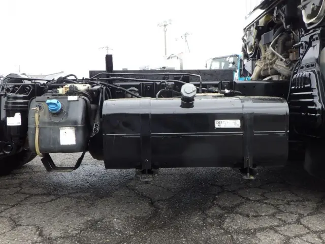 燃料タンクは70Lです。|三菱 キャンター TPG-FBA60(2WD)の写真16