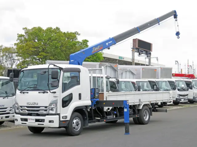 いすゞ フォワード 2PG-FRR90S2(2WD)の写真1