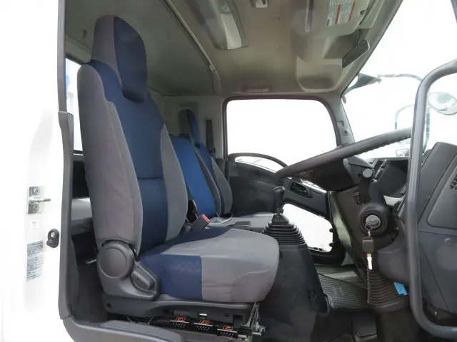 いすゞ フォワード 2PG-FRR90S2(2WD)の写真6