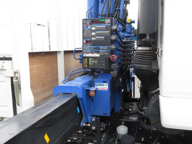 いすゞ フォワード 2PG-FRR90S2(2WD)の写真9