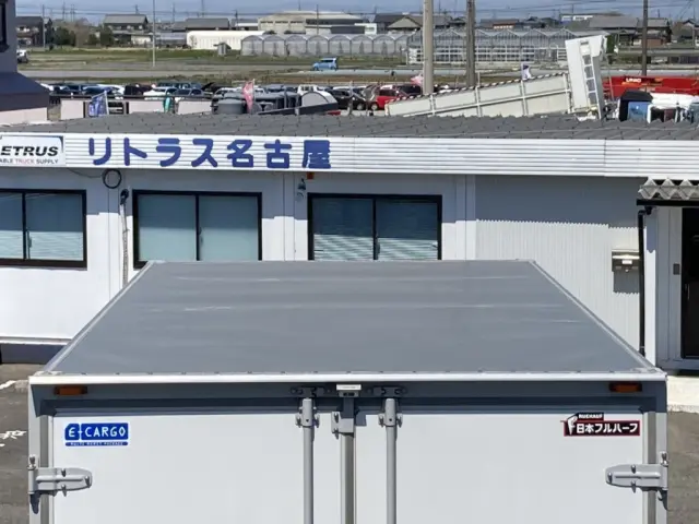 ボデールーフの状態です。|いすゞ エルフ 2RG-NPR88AN(2WD)の写真35