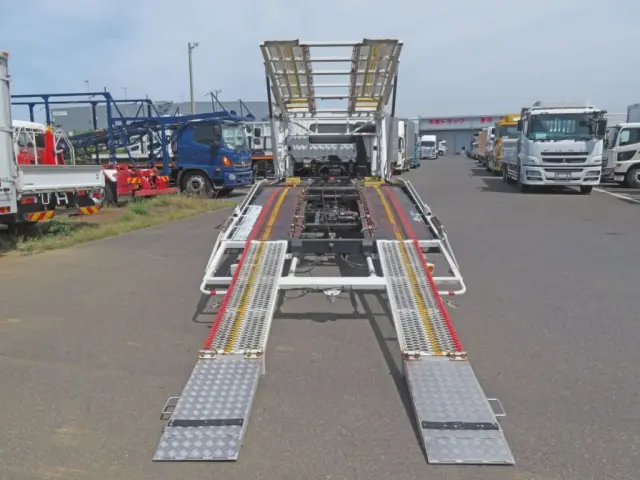 後方から見た状態です。|三菱 ファイター TKG-FK64F改(2WD)の写真7