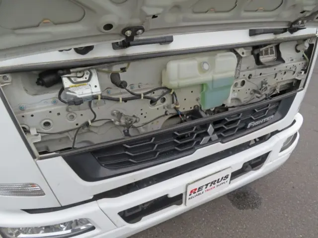 パネル内部に軽いサビがあります。|三菱 ファイター TKG-FK64F改(2WD)の写真36