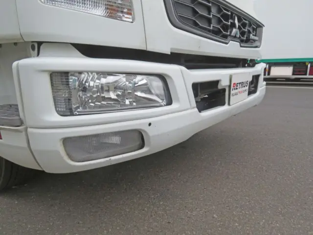 フロントバンパーにサビ・細かいキズがあります。|三菱 ファイター TKG-FK64F改(2WD)の写真38