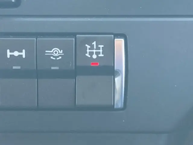 PTOの内部スイッチです。|三菱 スーパーグレート 2RG-FP84VER(2WD)の写真28