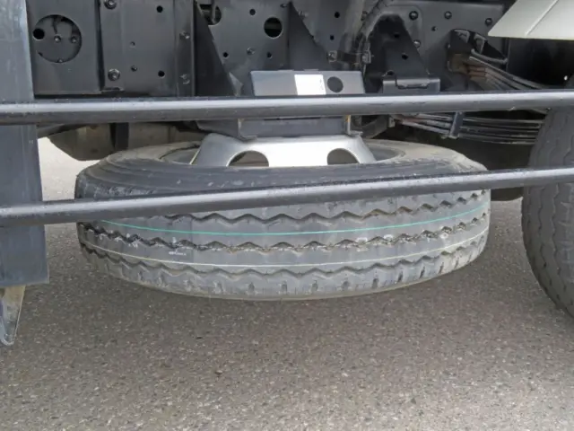 スペアタイヤ付きです。|日野 レンジャー 2KG-FC2ABA(2WD)の写真28