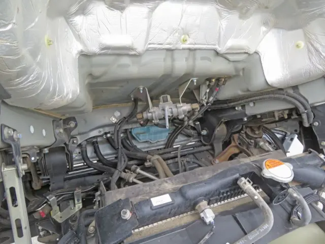 キャブ下部に軽いサビがあります。|日野 レンジャー 2KG-FC2ABA(2WD)の写真41