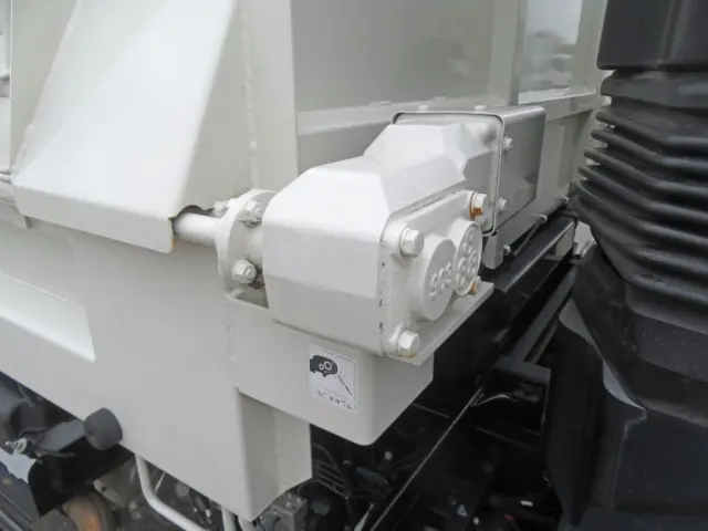 コボレーンモーターに軽いサビがあります。|日野 レンジャー 2KG-FC2ABA(2WD)の写真45