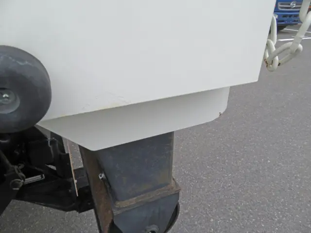 荷台後方あおりに塗装の段差.があります。(剥がれた上から塗られています)|日野 レンジャー 2KG-FC2ABA(2WD)の写真50