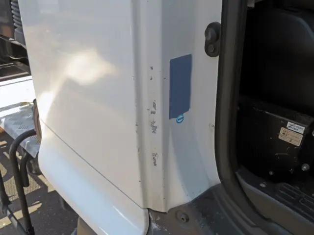 運転席ドア開口部にキズがあります。|日野 レンジャー TKG-FD9JGAA(2WD)の写真37
