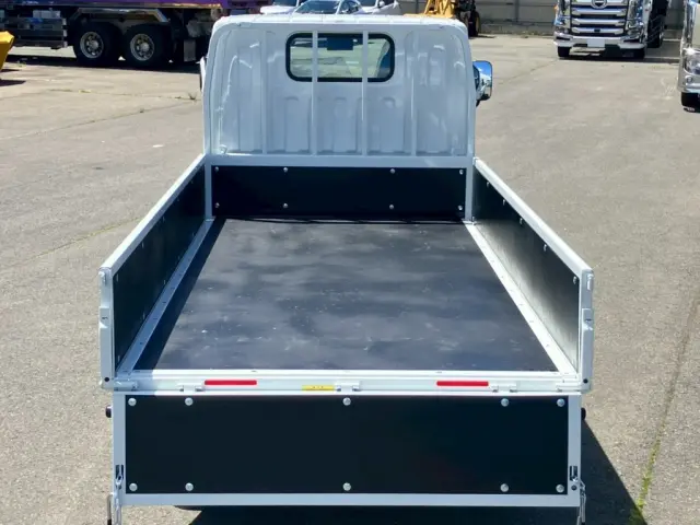 三菱 キャンター 2RG-FBA20(2WD)の写真9
