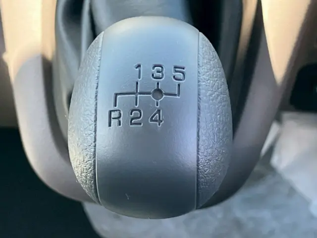 三菱 キャンター 2RG-FBA20(2WD)の写真13