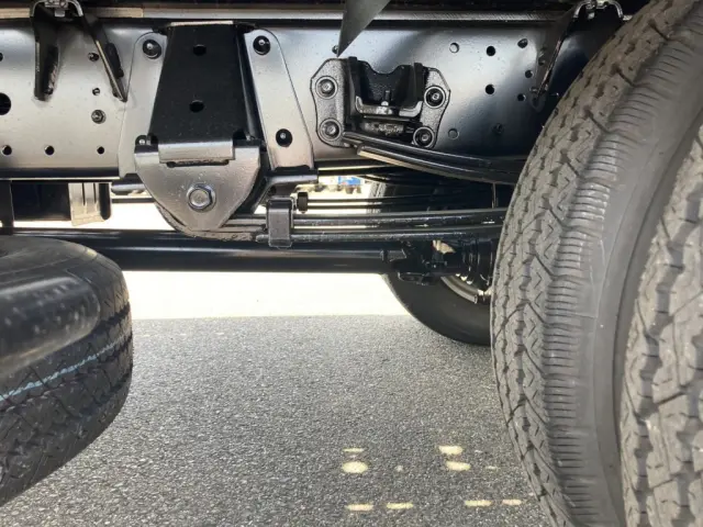 シャーシとスプリングの状態です。|日野 デュトロ 2KG-XZU722M(2WD)の写真5