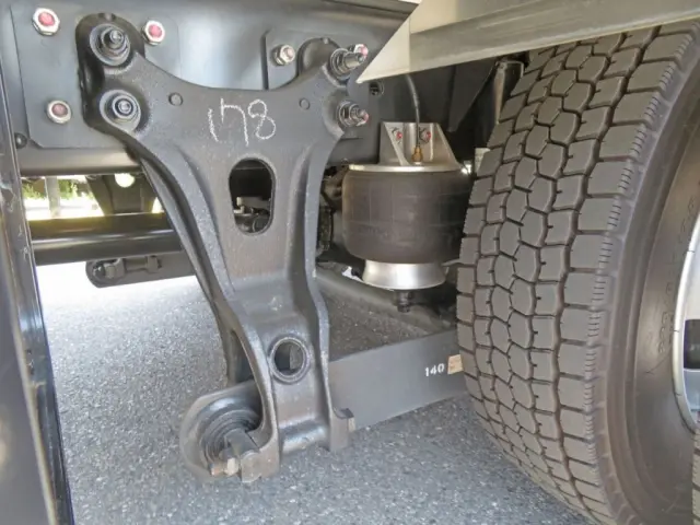 エアサスです。|日野 レンジャー 2KG-FD2ABG(2WD)の写真5