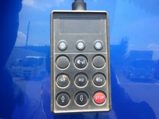 エアサスのコントローラーです。|日野 プロフィア 2DG-SH1EDGG(2WD)の写真17